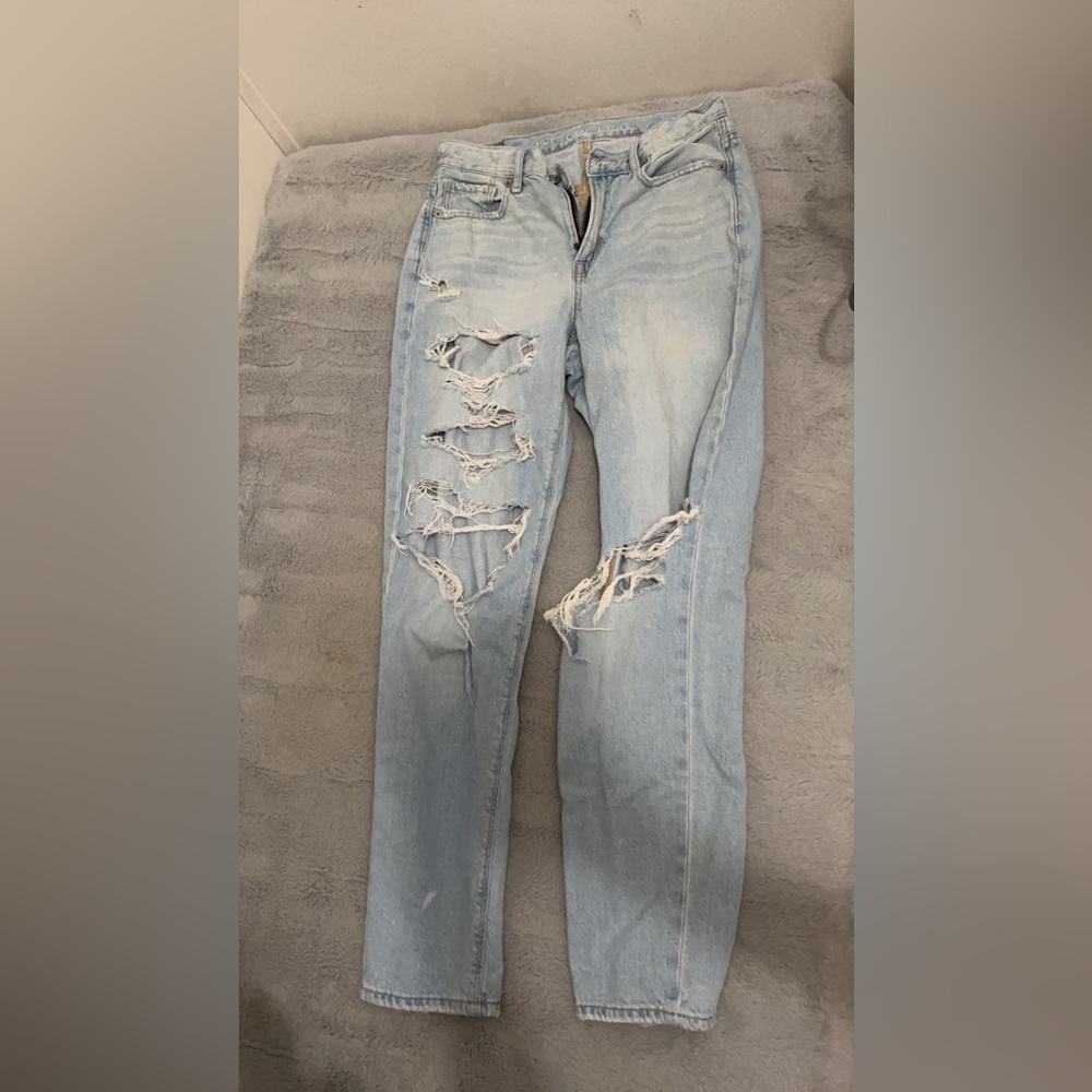 light wash mom jeans,size2
